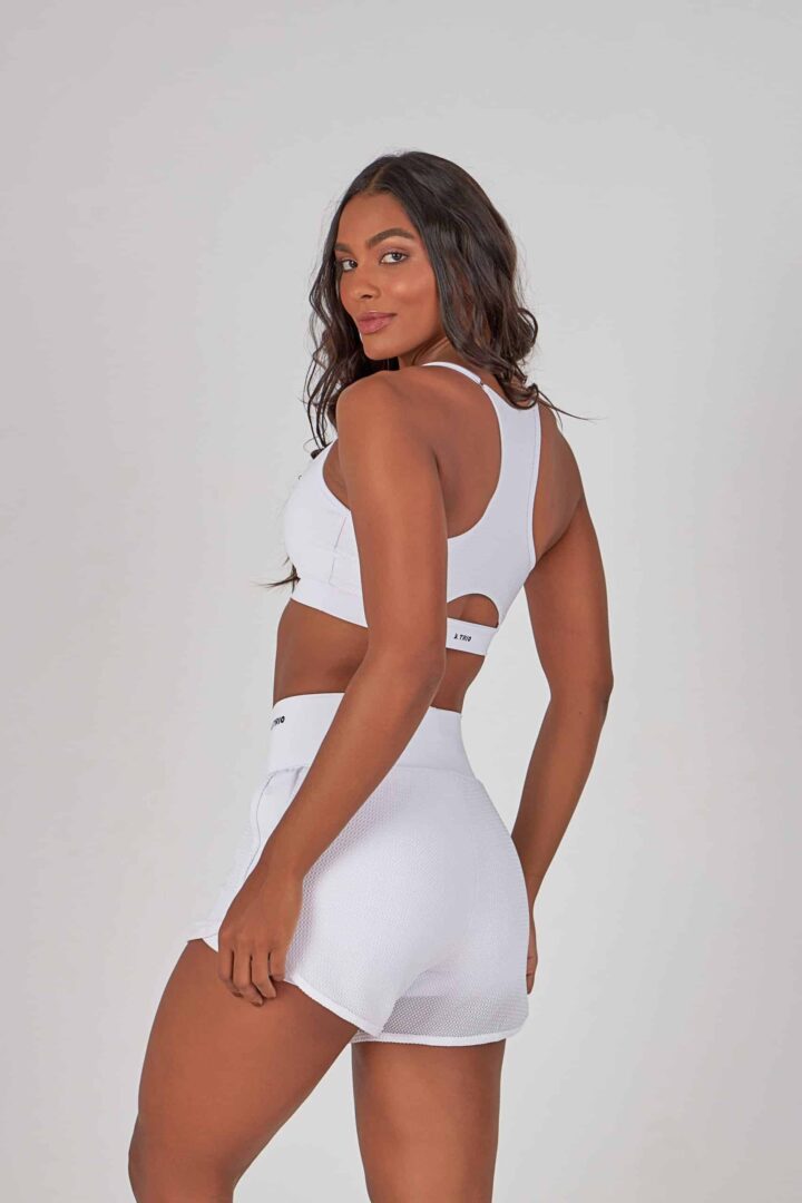 Alternative view of CONJUNTO SHORT VIC BRANCO CARMEL +TOP ANA CARMEL + CAMISETA LIA BRANCA CARMEL