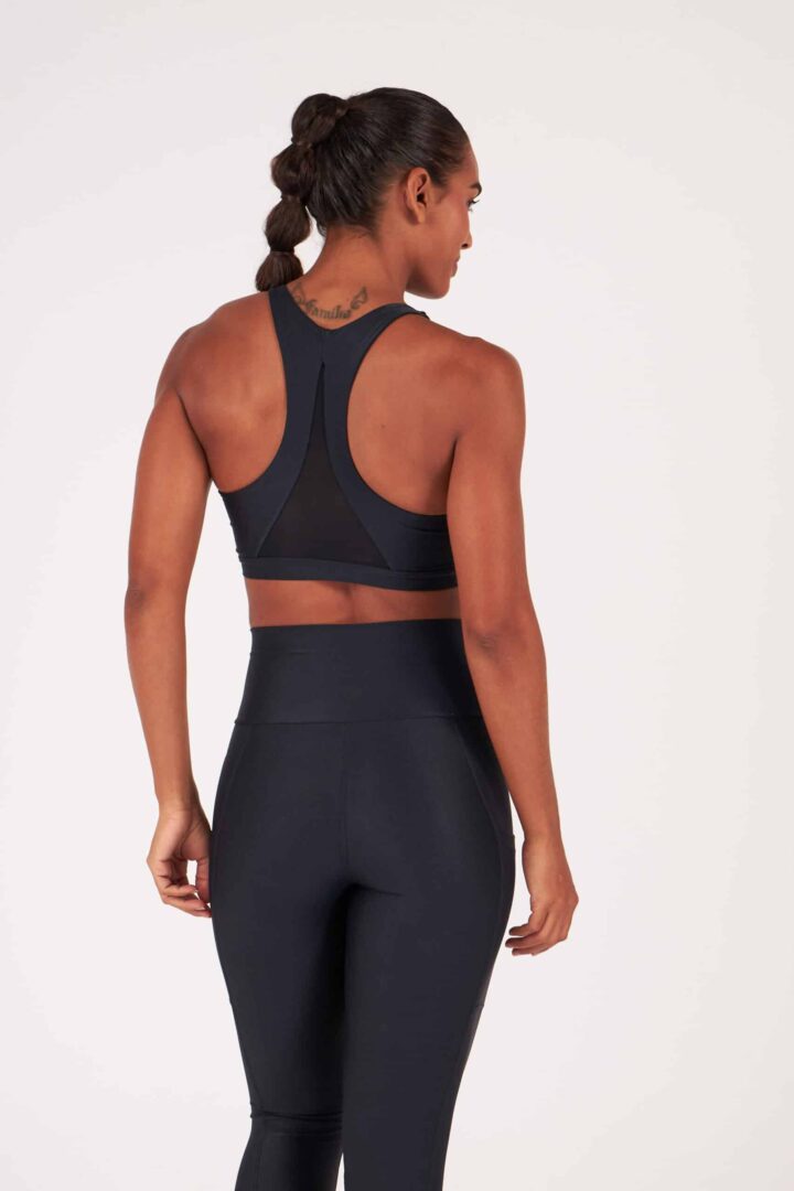 Alternative view of TOP KAREN PRETO COM TULE