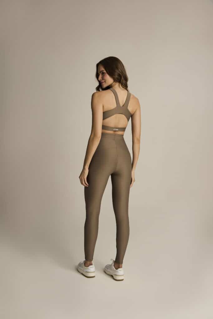 Alternative view of TOP RUTHE CASTANHO