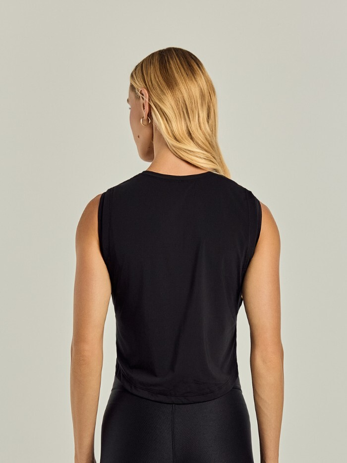 Alternative view of CROPPED FLORA PRETA