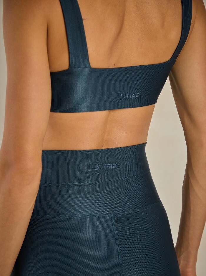 Alternative view of TOP ISIS PETRÓLEO CANELADO