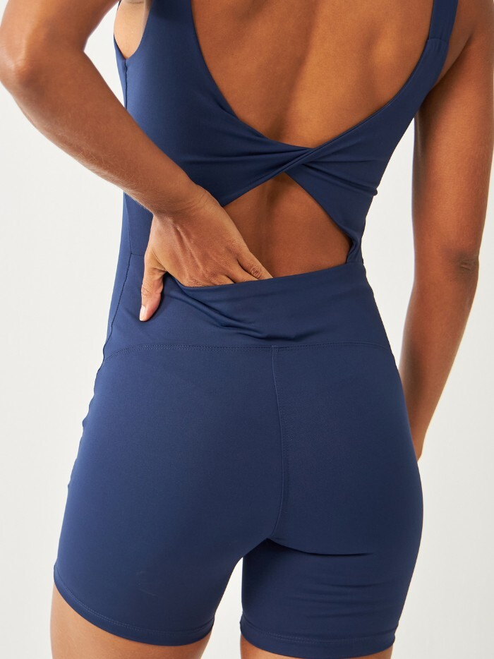 Alternative view of MACAQUINHO IZA MARINHO