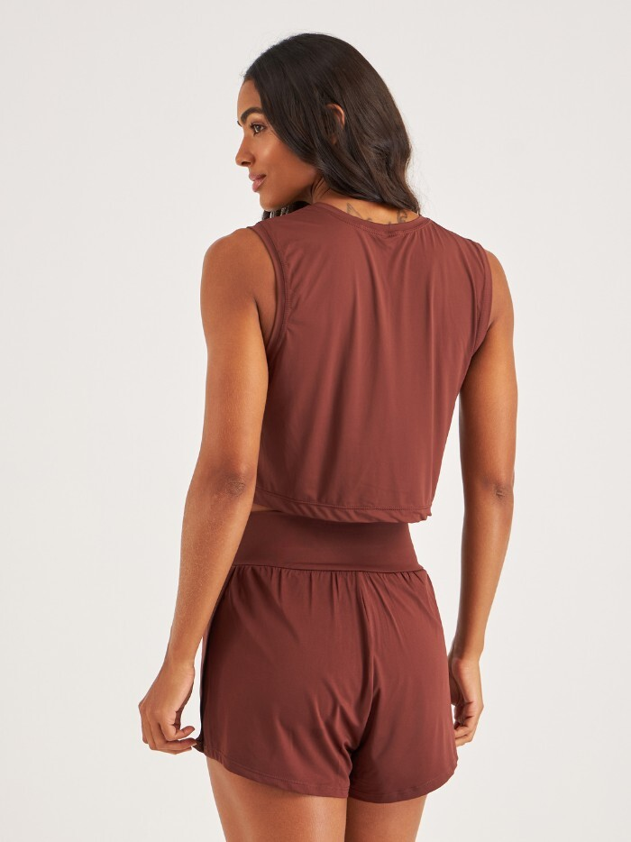 Alternative view of SHORT IZA COURO