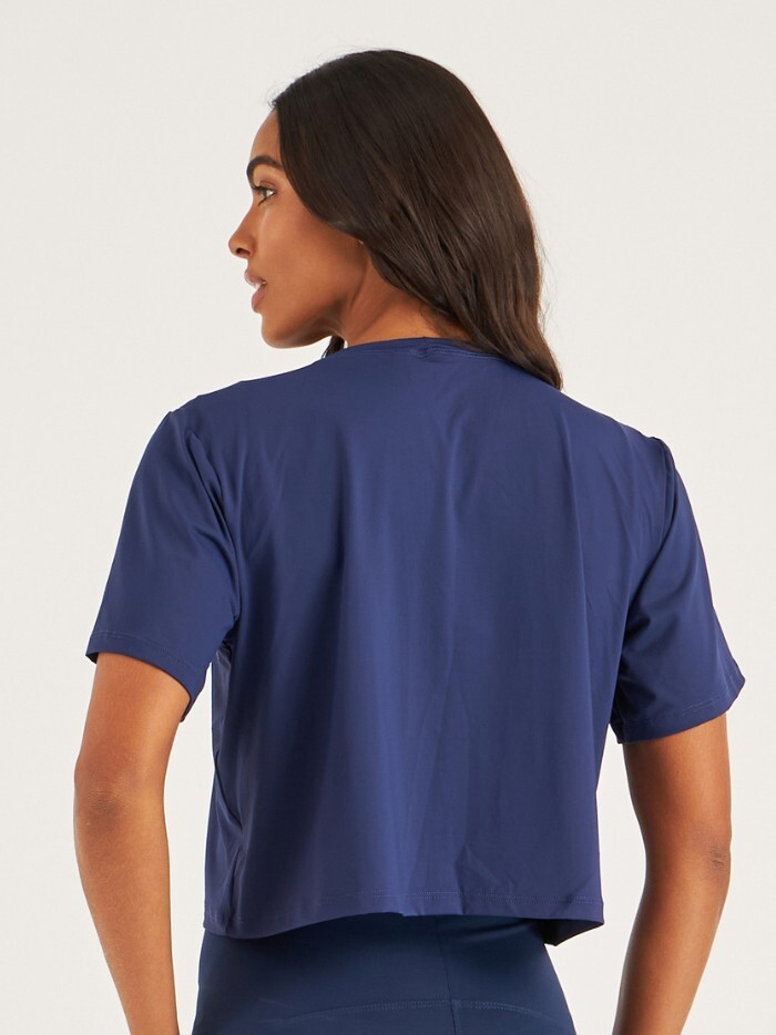 Alternative view of CROPPED LARISSA MARINHO