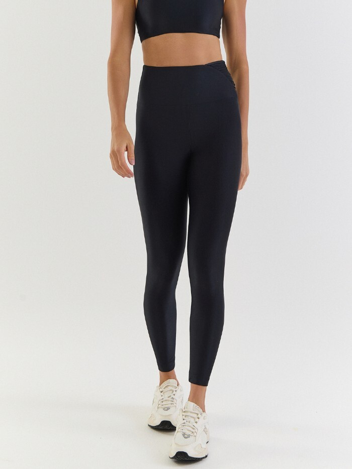 LEGGING ISIS PRETO CANELADO